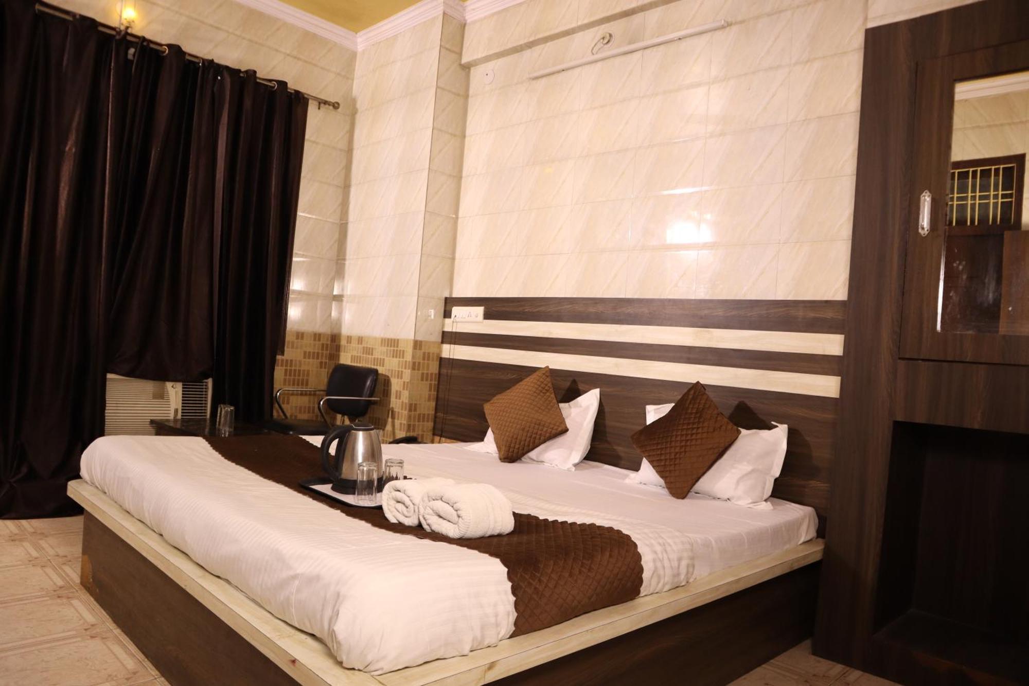 Hotel P R Palace Lucknow Eksteriør bilde