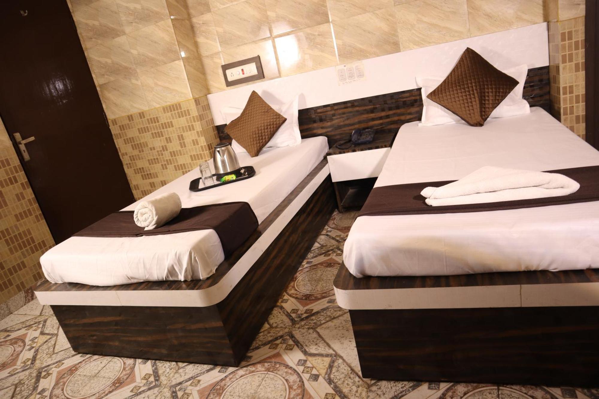 Hotel P R Palace Lucknow Eksteriør bilde