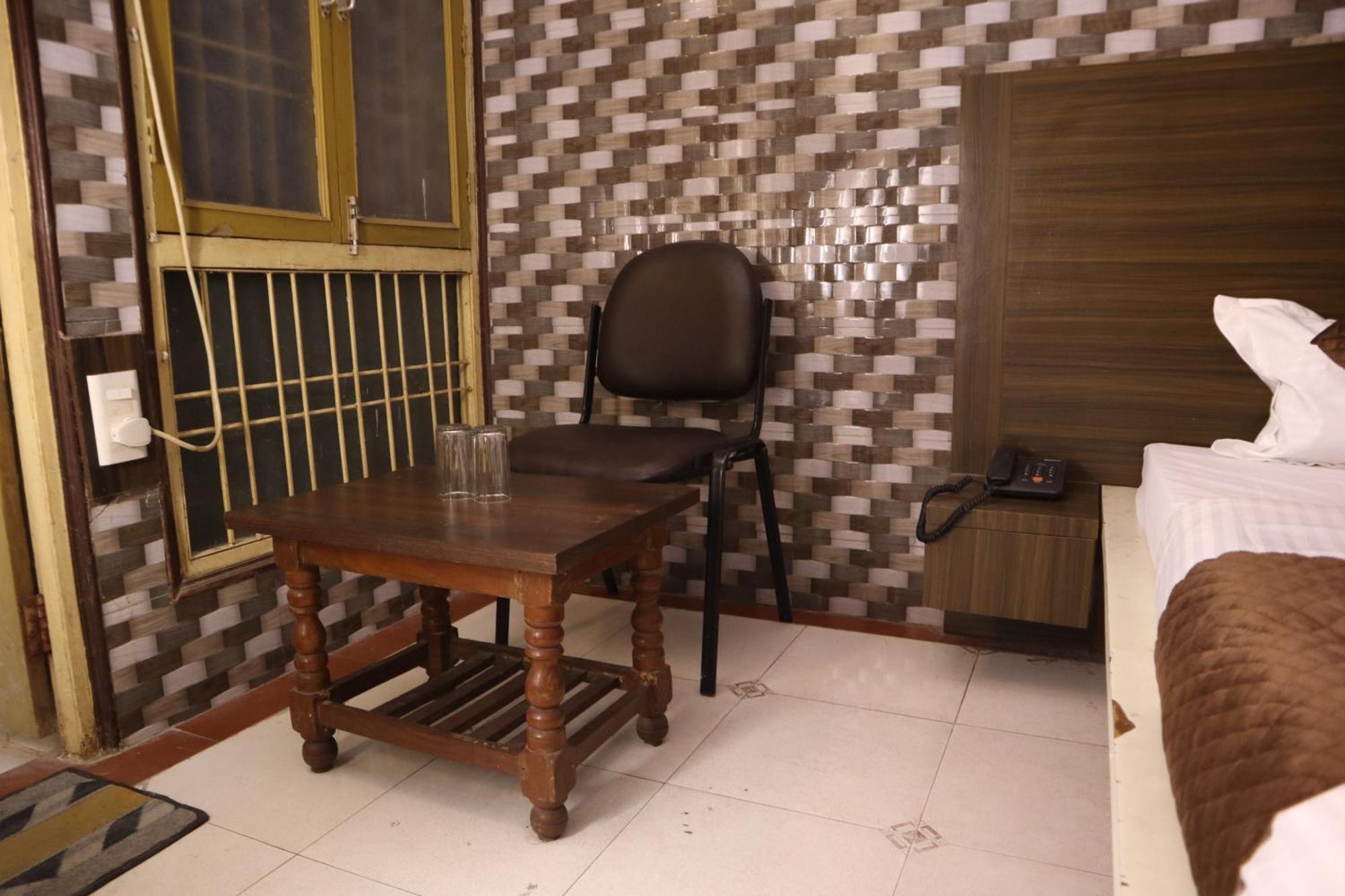 Hotel P R Palace Lucknow Eksteriør bilde